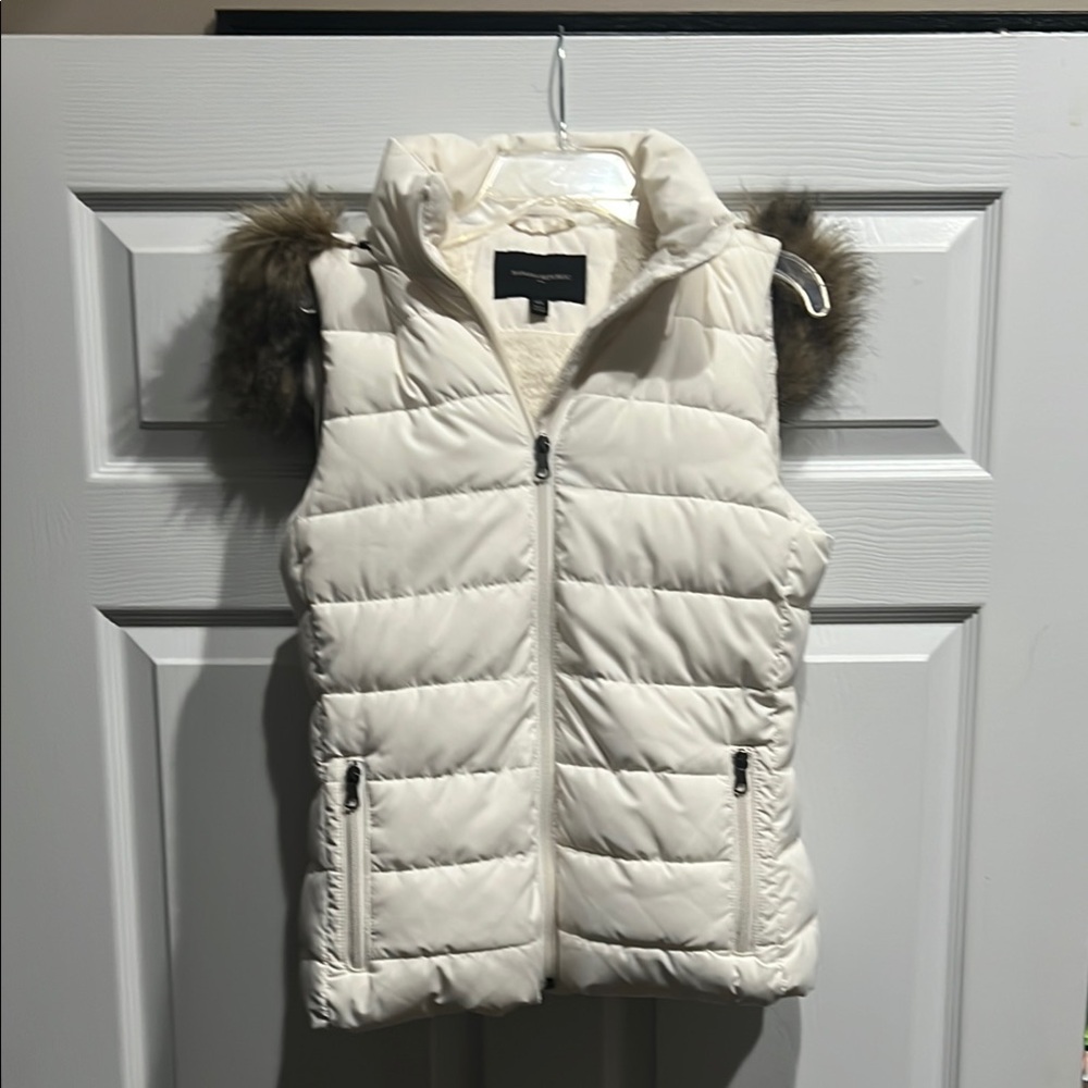 Banana Republic White Puffer Vest with Fur Trim